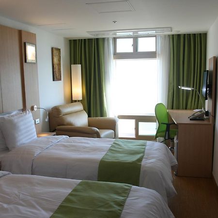 Gunsan Apple Tree Hotel ภายนอก รูปภาพ