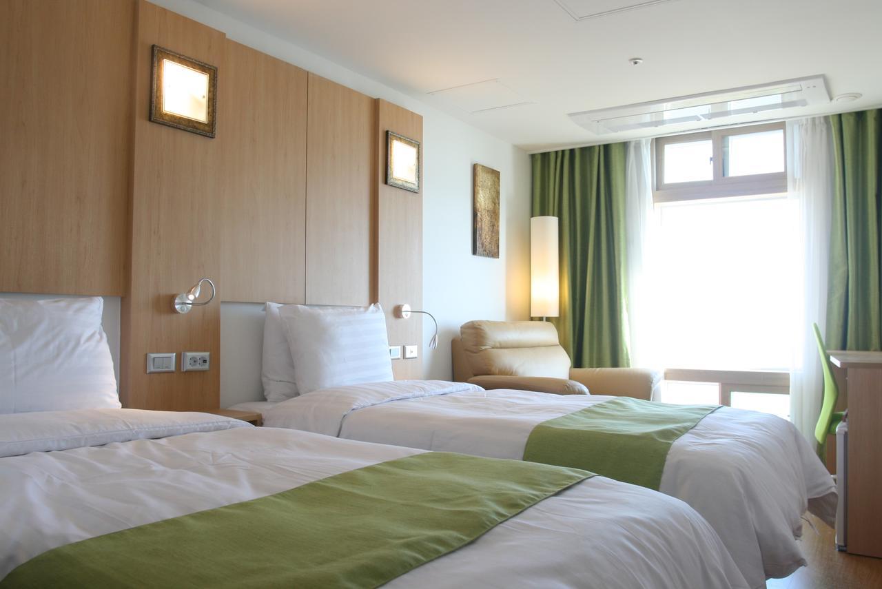 Gunsan Apple Tree Hotel ภายนอก รูปภาพ