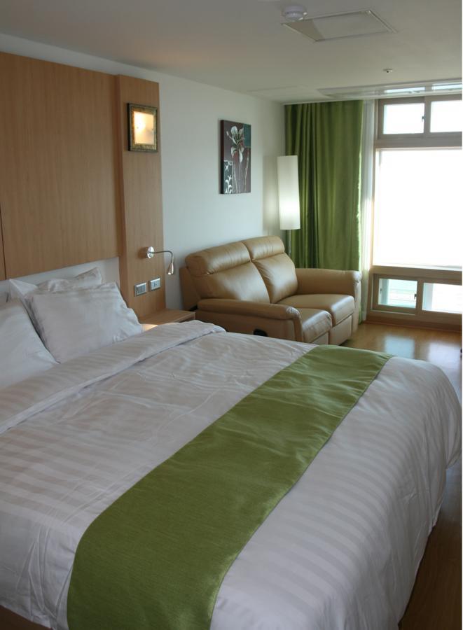 Gunsan Apple Tree Hotel ภายนอก รูปภาพ