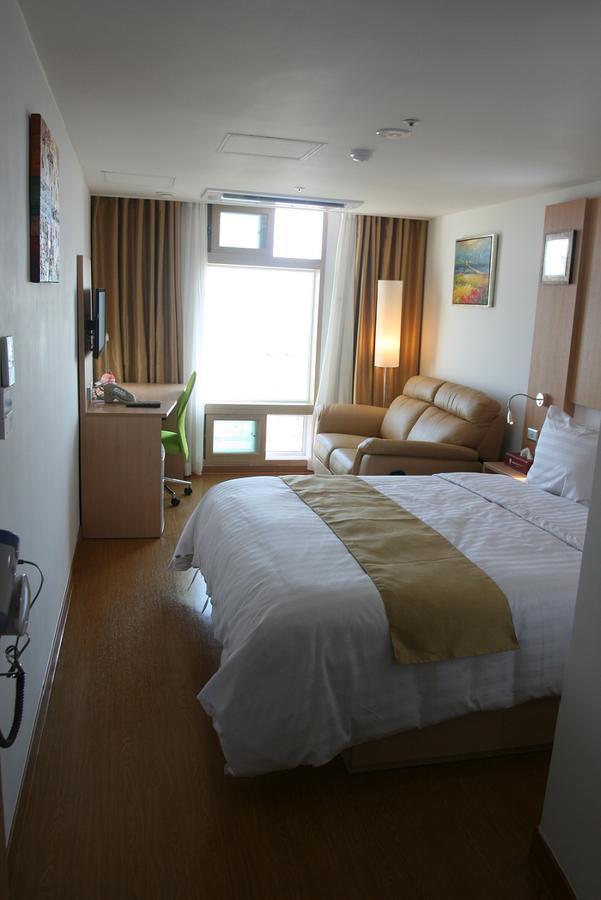 Gunsan Apple Tree Hotel ภายนอก รูปภาพ