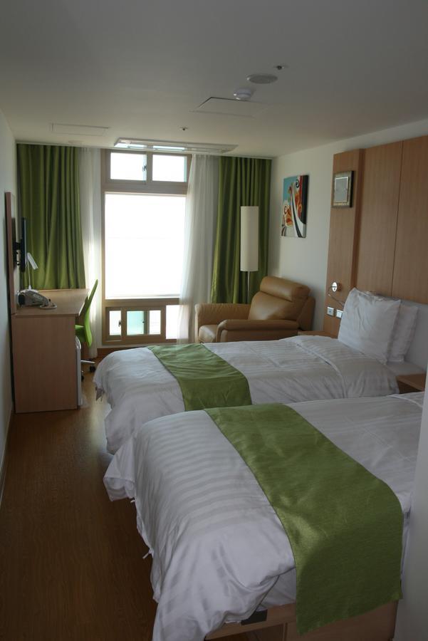 Gunsan Apple Tree Hotel ภายนอก รูปภาพ