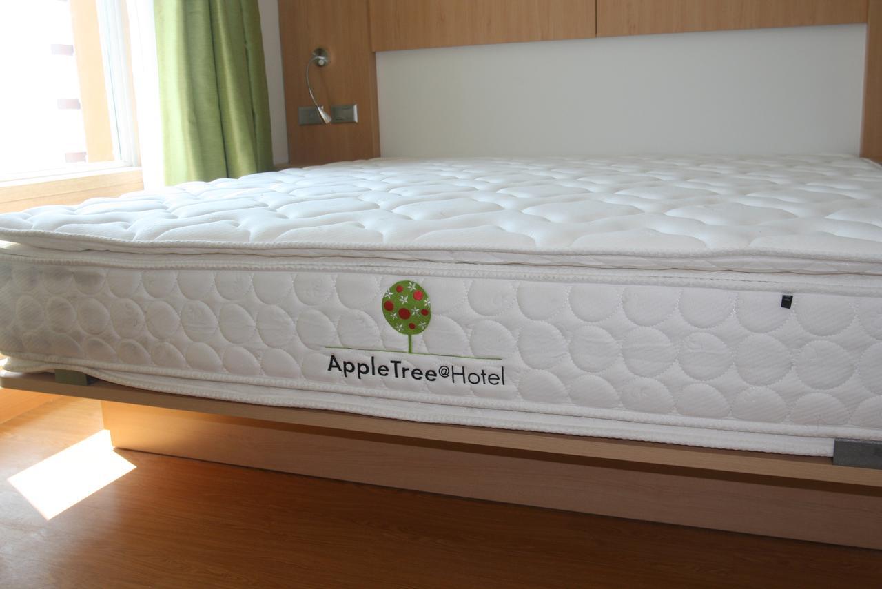 Gunsan Apple Tree Hotel ภายนอก รูปภาพ