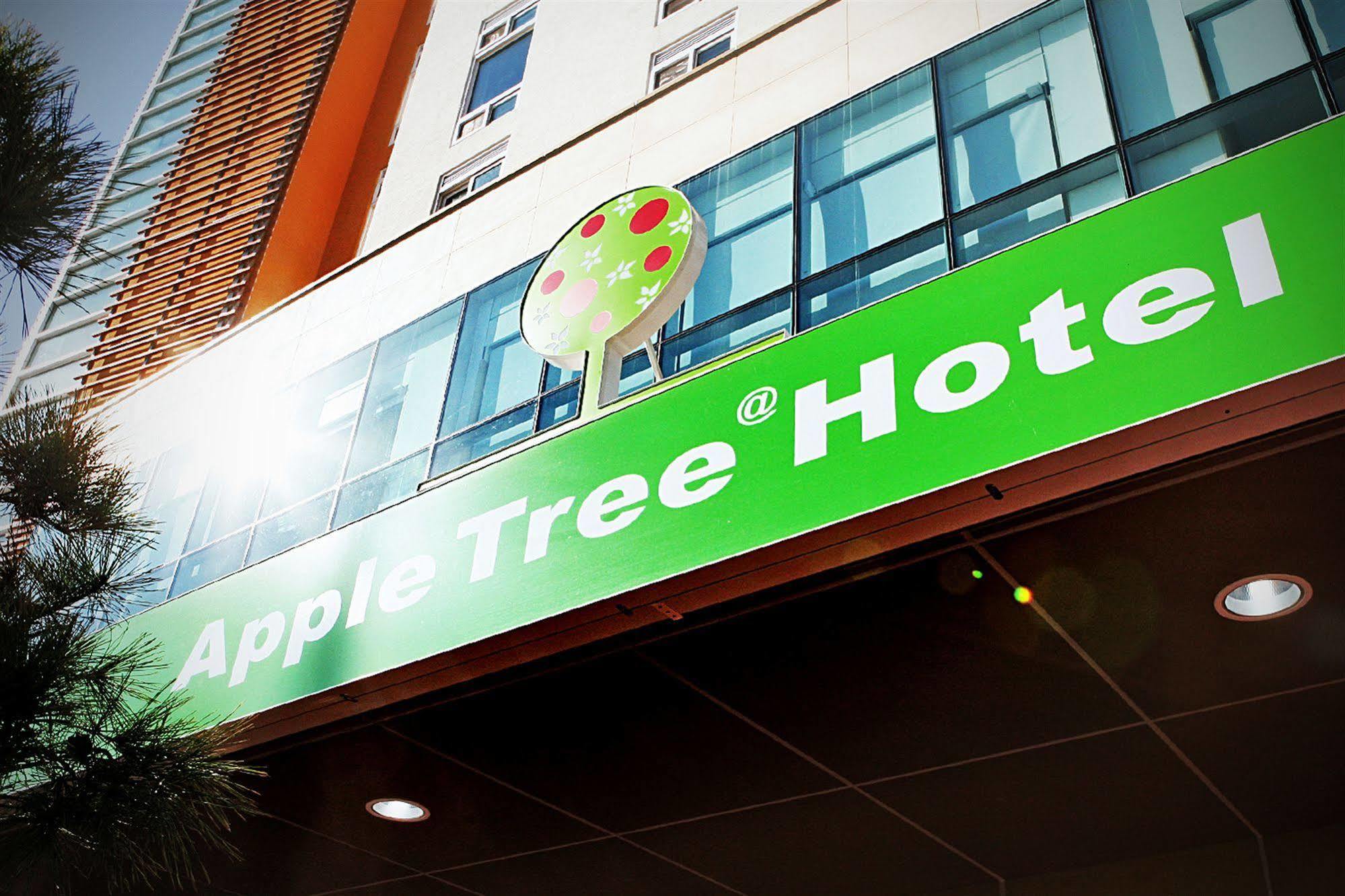 Gunsan Apple Tree Hotel ภายนอก รูปภาพ