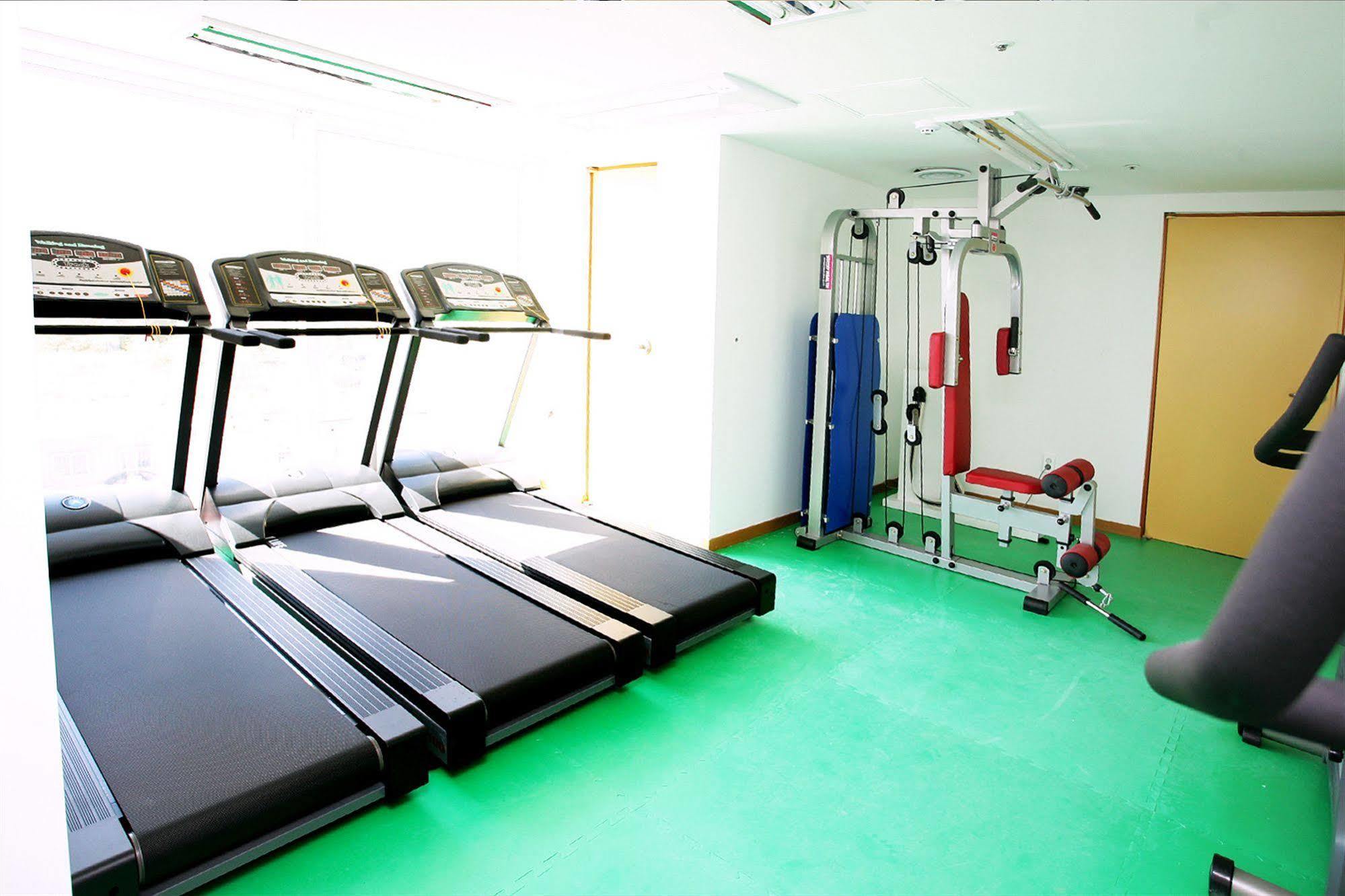 Gunsan Apple Tree Hotel ภายนอก รูปภาพ