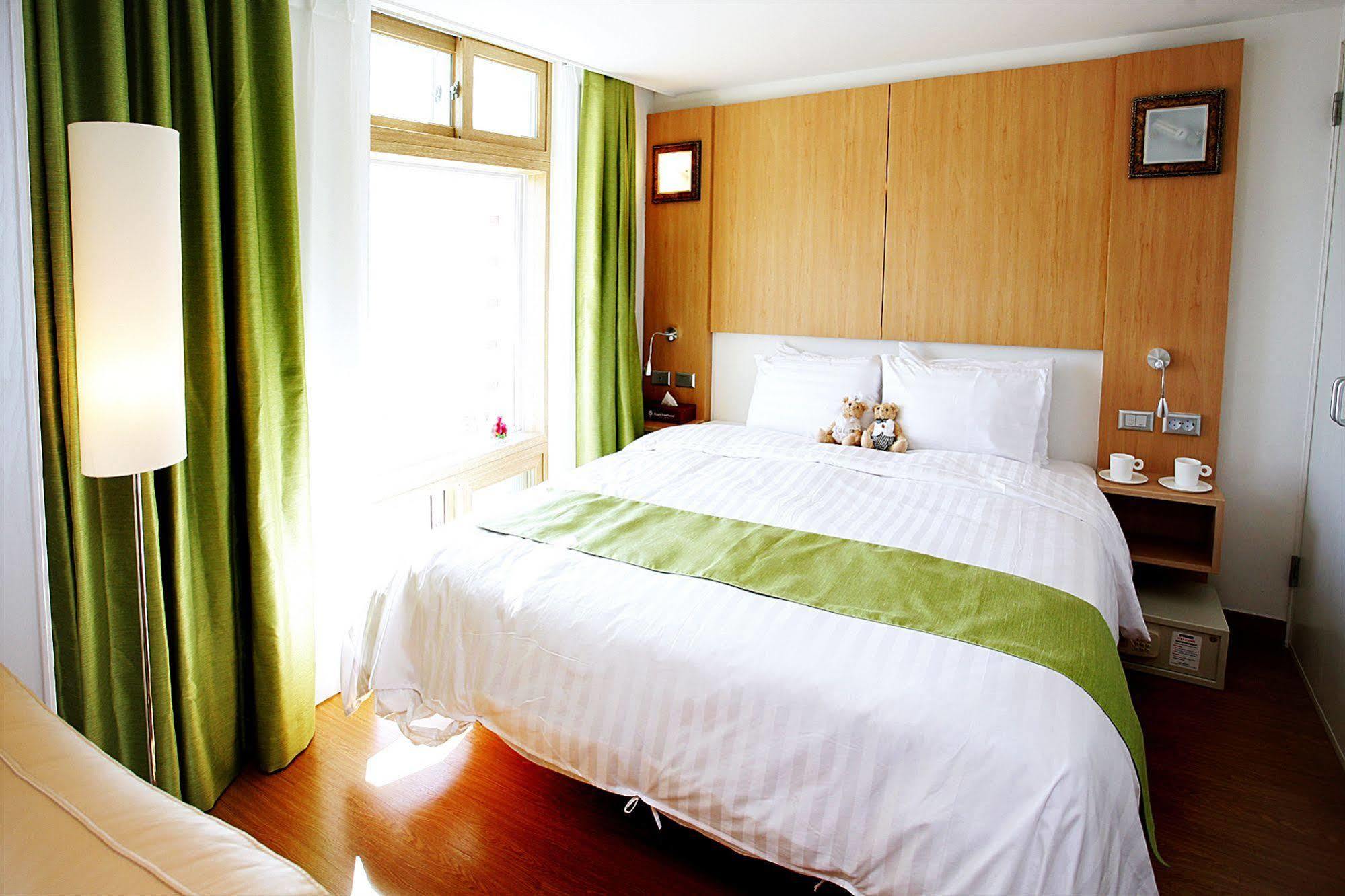Gunsan Apple Tree Hotel ภายนอก รูปภาพ