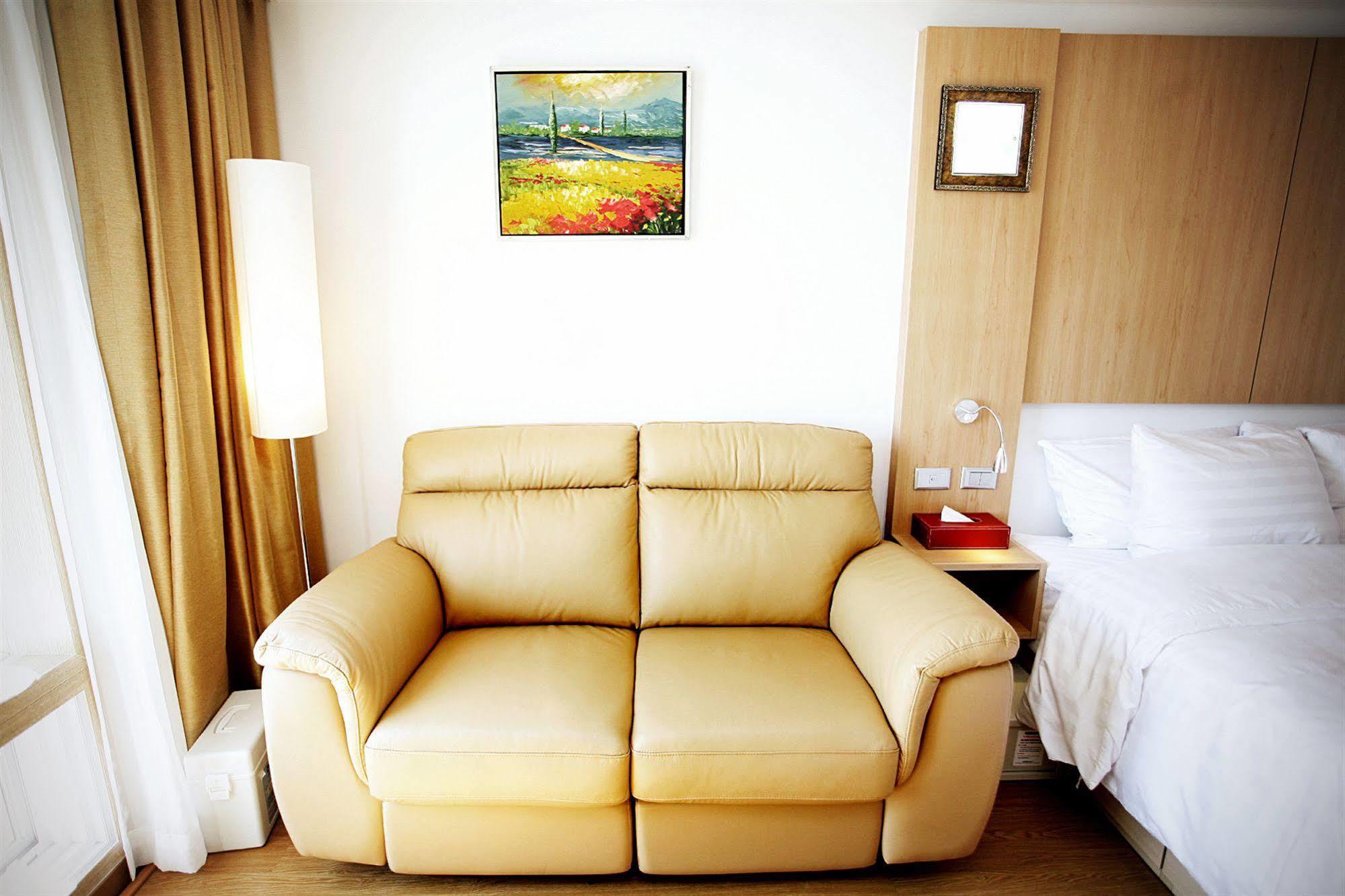 Gunsan Apple Tree Hotel ภายนอก รูปภาพ